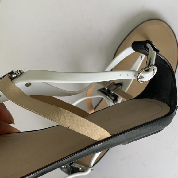 BCBGeneration Flat 0 to 1/2" Women's Sandals & Flip Flops - Picture 13 of 16